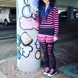 LOOKING FOR SCENE CLOTHES, ACCESSORIES, SHOES, ETC